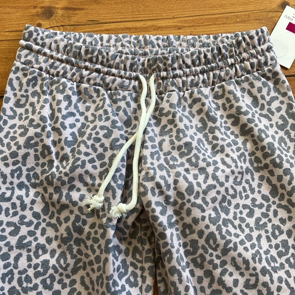 Emily Hsu Pink Leopard Print Sweatpants - Picture 3 of 7